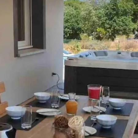 Дом отдыха A 700m De La Plage,villa Avec Piscine Санта-Люсьа-ди-Морьяни